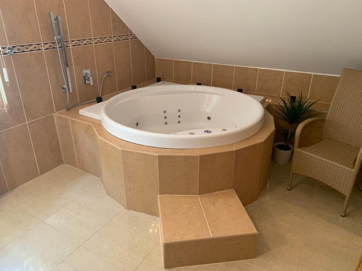 Apartmany City 2 Ostrava Buitenkant foto